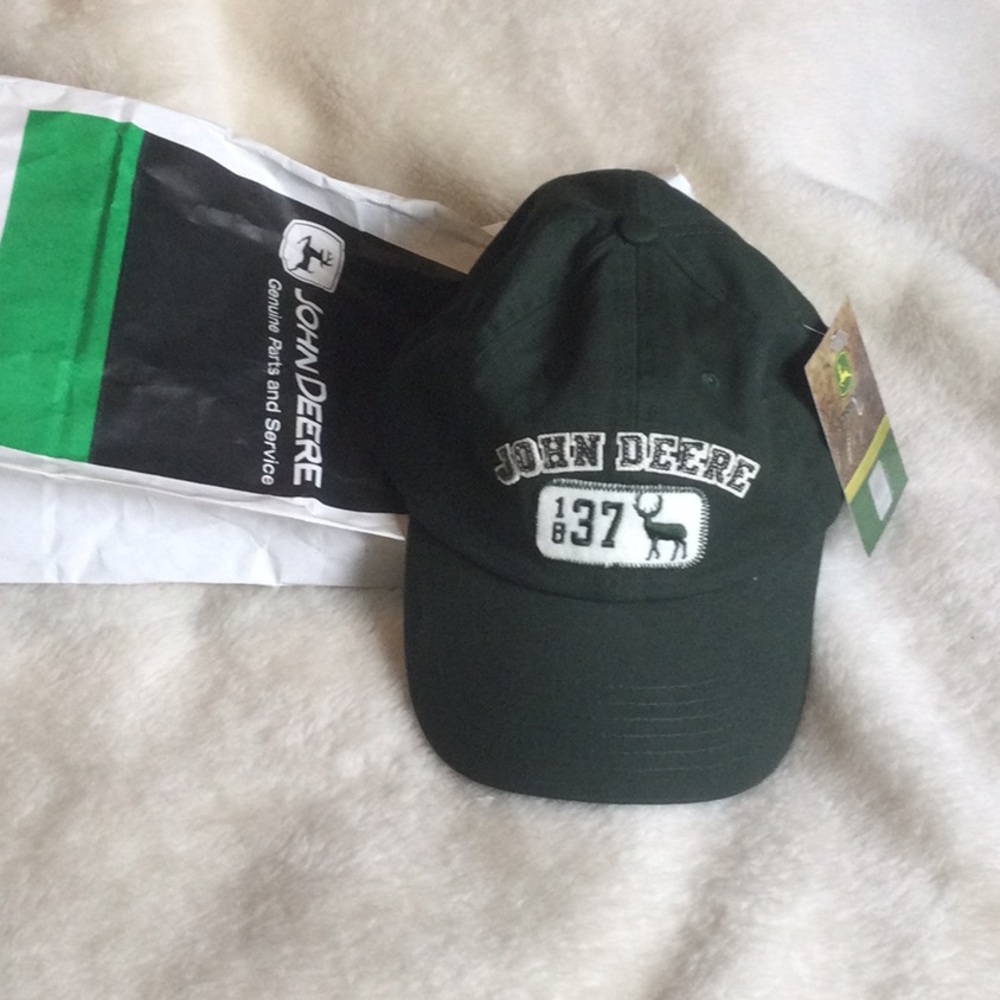 NWT JOHN DEERE BOYS HAT
